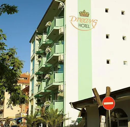 Dreams Family Hotel 2*